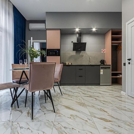 Family Residence Boutique Apartments Львов Экстерьер фото