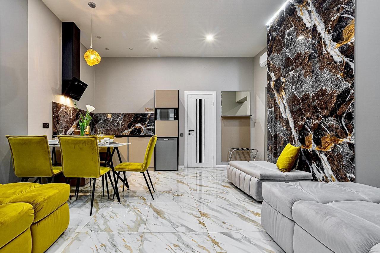 Family Residence Boutique Apartments Львов Экстерьер фото