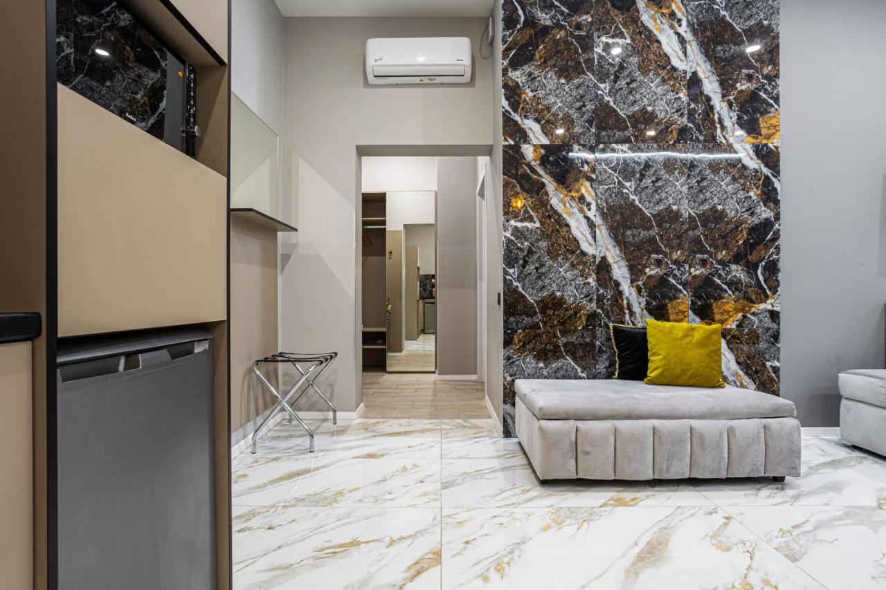 Family Residence Boutique Apartments Львов Экстерьер фото