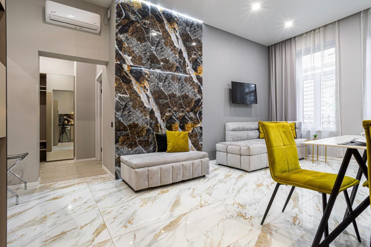 Family Residence Boutique Apartments Львов Экстерьер фото