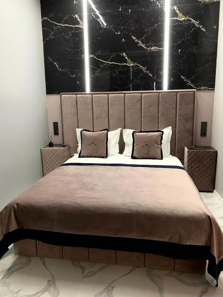 Family Residence Boutique Apartments Львов Экстерьер фото