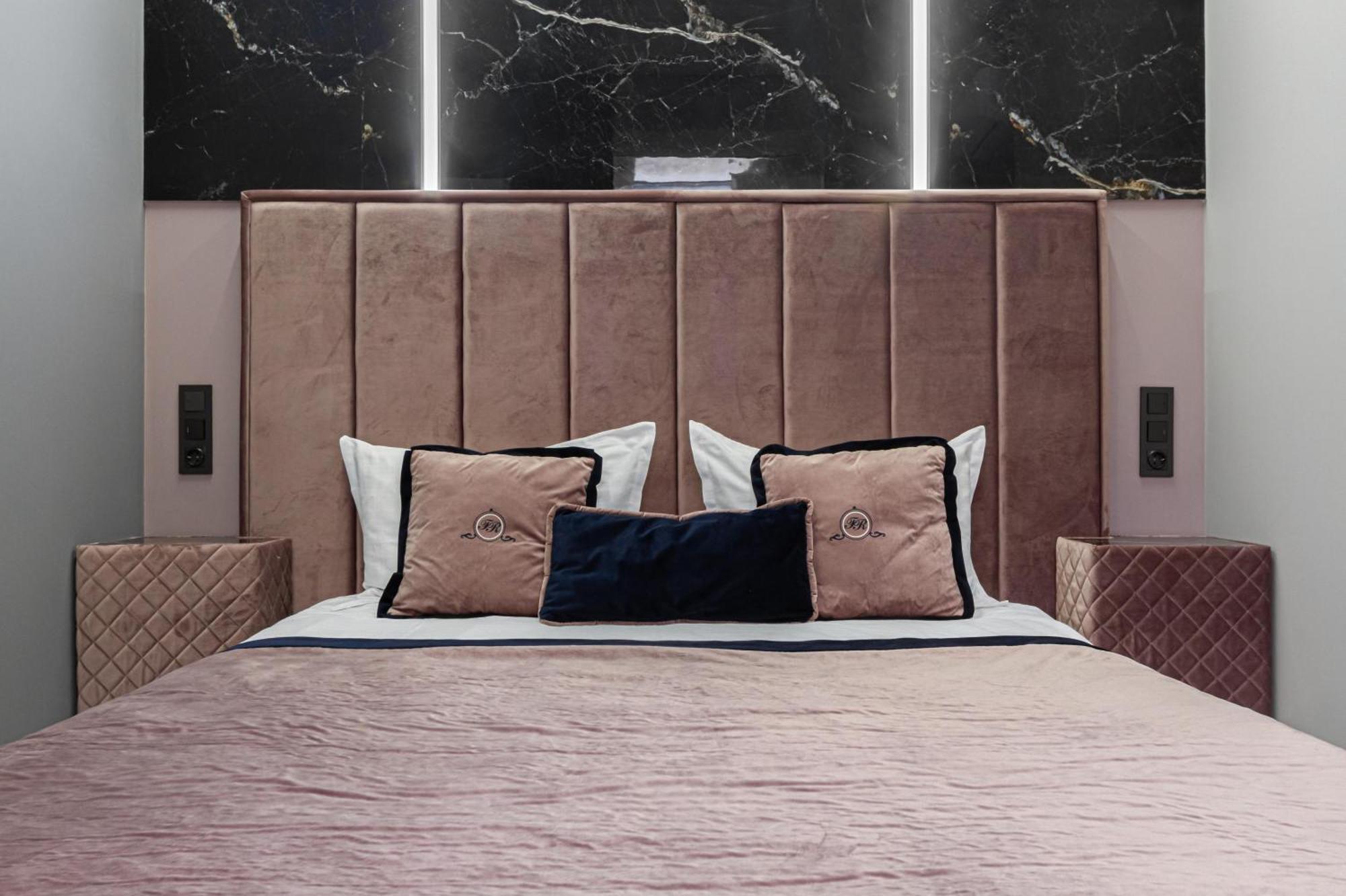 Family Residence Boutique Apartments Львов Экстерьер фото