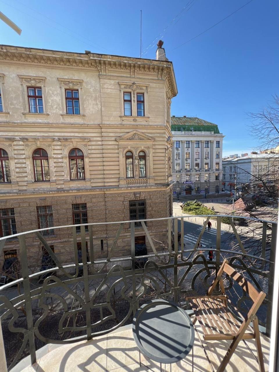 Family Residence Boutique Apartments Львов Экстерьер фото